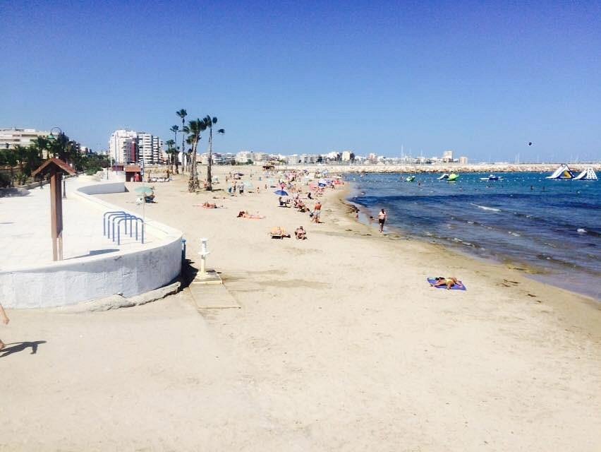 torrevieja playa de los naufragos