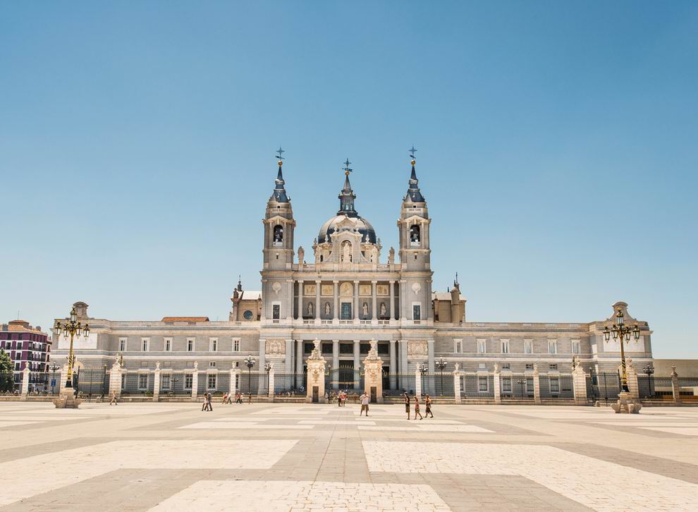 Madrid látnivalói - La catedral de la Almudena